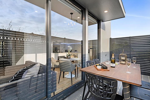 Manhattan Apartments - Caulfield North - C Tourism 17