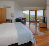 Chris's Beacon Point Restaurant  Villas - C Tourism