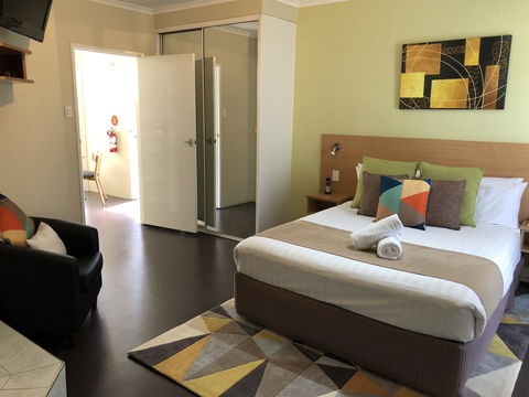 Ciloms Airport Lodge - C Tourism 2