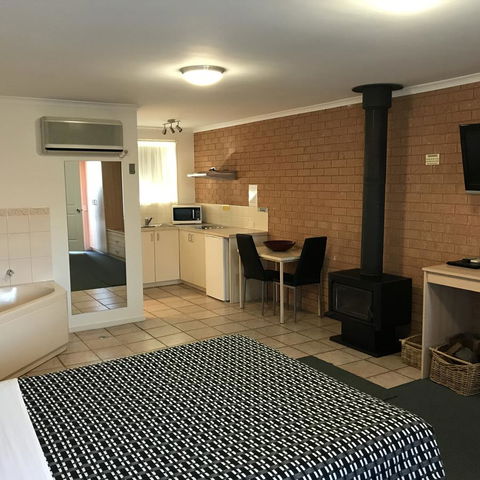 Beachcomber Motel & Apartments - C Tourism 6