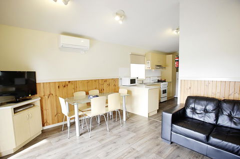 Discovery Parks - Geelong - C Tourism 43