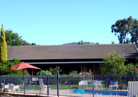 Greenvale Holiday Units - C Tourism 16