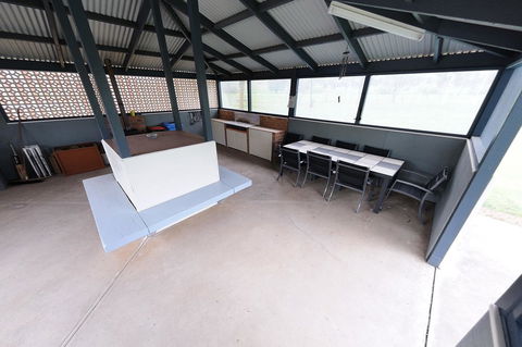 Greenvale Holiday Units - C Tourism 10