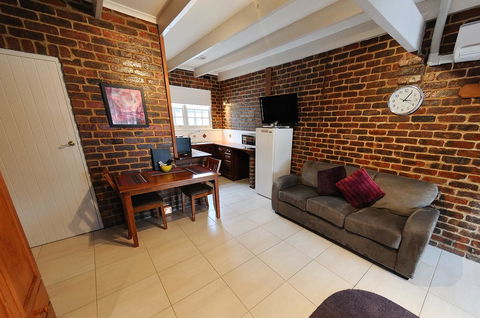 Greenvale Holiday Units - C Tourism 7