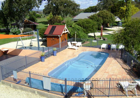 Greenvale Holiday Units - C Tourism 15