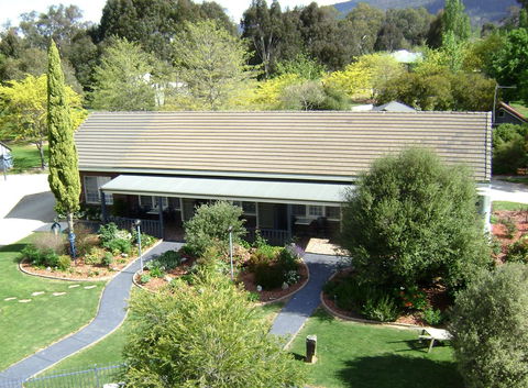 Greenvale Holiday Units - C Tourism 14