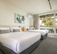 Nightcap at Seaford Hotel - C Tourism