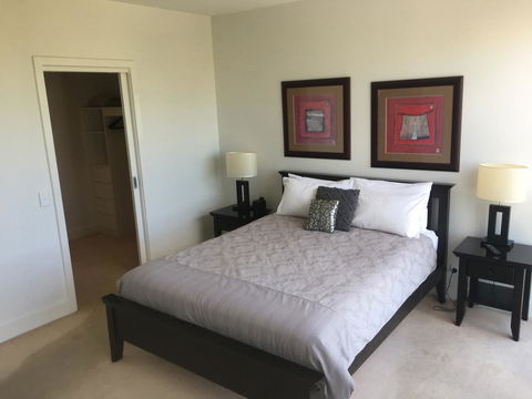 Geelong Waterfront Penthouse Apartment - C Tourism 6