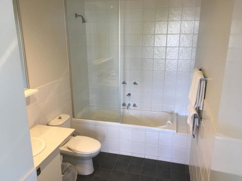 Geelong Waterfront Penthouse Apartment - C Tourism 15