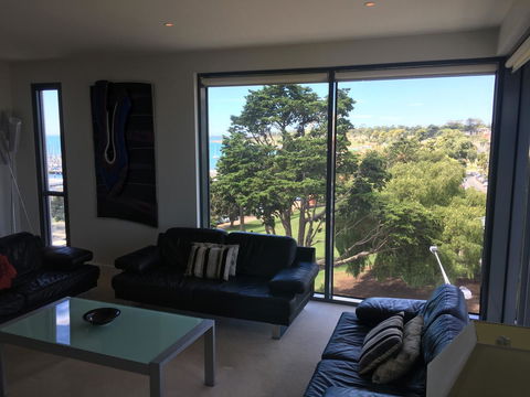Geelong Waterfront Penthouse Apartment - C Tourism 5