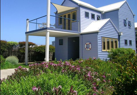 Rayville Boat Houses - C Tourism 1