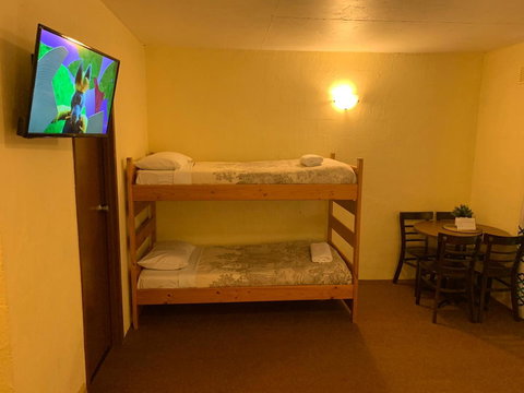 Mountain Creek Motel Bar & Restaurant - C Tourism 5