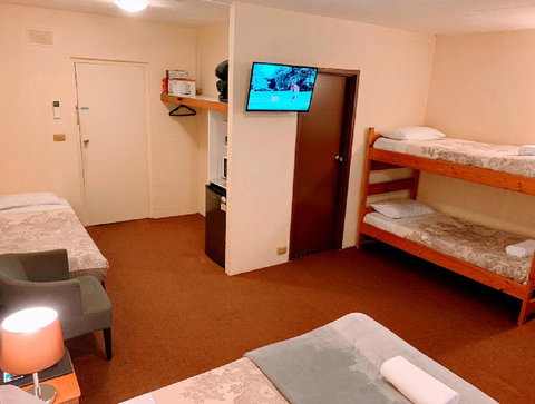 Mountain Creek Motel Bar & Restaurant - C Tourism 4