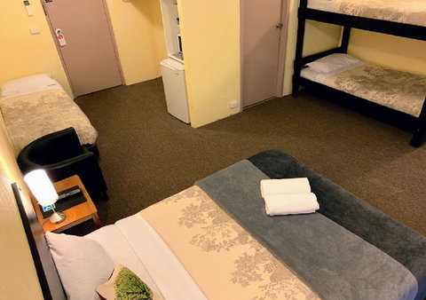 Mountain Creek Motel Bar & Restaurant - C Tourism 8