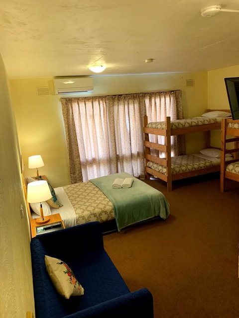 Mountain Creek Motel Bar & Restaurant - C Tourism 44