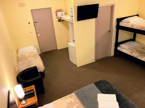 Mountain Creek Motel Bar & Restaurant - C Tourism 37