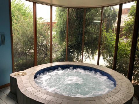 Mountain Creek Motel Bar & Restaurant - C Tourism 42