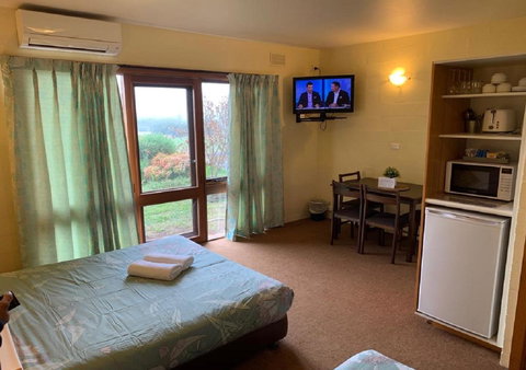 Mountain Creek Motel Bar & Restaurant - C Tourism 33