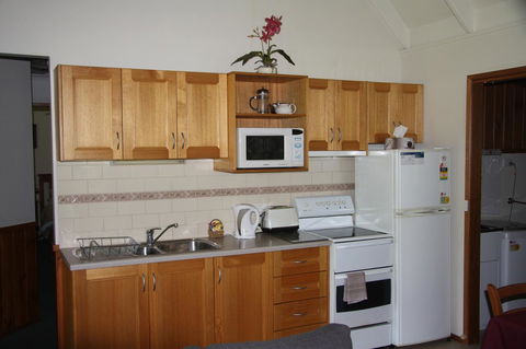 Shady Brook Cottages - C Tourism 27