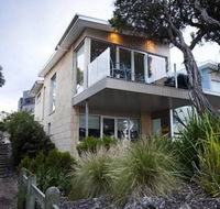 Battery Cove Beach Front Apartment - C Tourism
