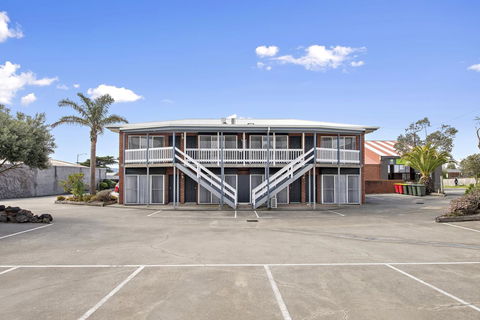 The International Motel Apollo Bay - C Tourism 5