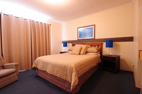 Ballymena Holiday Units - C Tourism 0