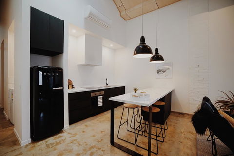 THE WAREHOUSE APARTMENTS - C Tourism 11