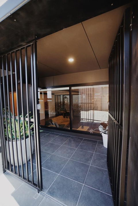 THE WAREHOUSE APARTMENTS - C Tourism 4