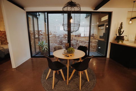 THE WAREHOUSE APARTMENTS - C Tourism 7