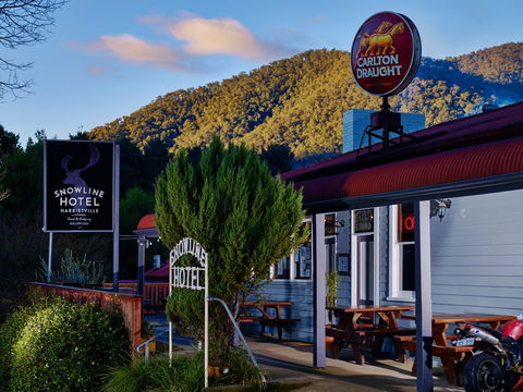 The Harrietville Snowline Hotel - C Tourism 0