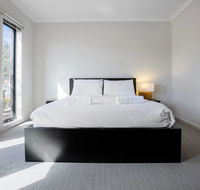 Point Cook Home with a Lovely View in Salt Water - C Tourism