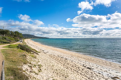 Beach Front Beauty - Ocean Front Views - C Tourism 3