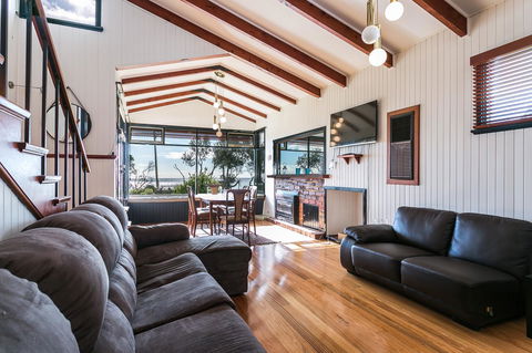 Beach Front Beauty - Ocean Front Views - C Tourism 6