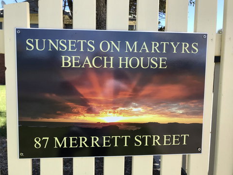 Sunsets On Martyrs Luxury Coastal Beach House Peterborough - C Tourism 21
