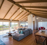 Sunsets on Martyrs Beach House - Ocean Views - C Tourism