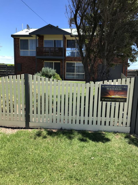 Sunsets On Martyrs Luxury Coastal Beach House Peterborough - C Tourism 20