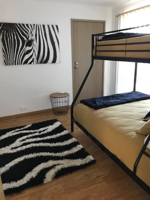 Sunsets On Martyrs Luxury Coastal Beach House Peterborough - C Tourism 16