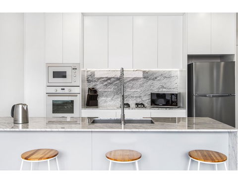 Boutique Apartment In Quiet, Sought-after Suburb - C Tourism 7