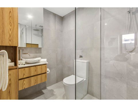 Boutique Apartment In Quiet, Sought-after Suburb - C Tourism 5