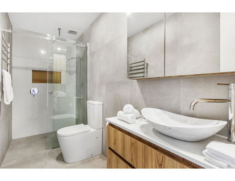 Boutique Apartment In Quiet, Sought-after Suburb - C Tourism 14