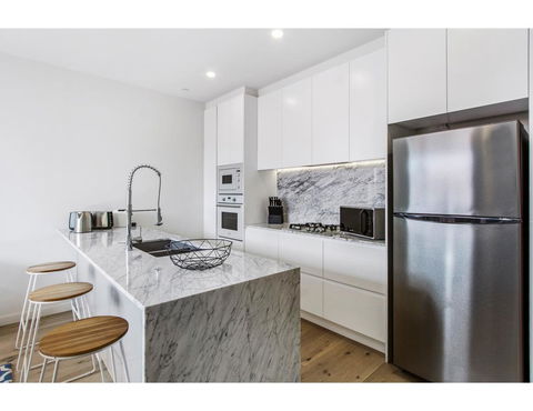 Boutique Apartment In Quiet, Sought-after Suburb - C Tourism 9