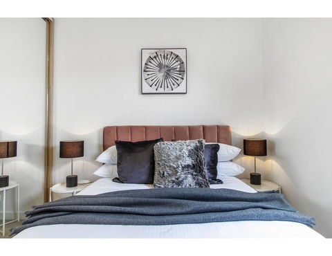 Boutique Apartment In Quiet, Sought-after Suburb - C Tourism 12