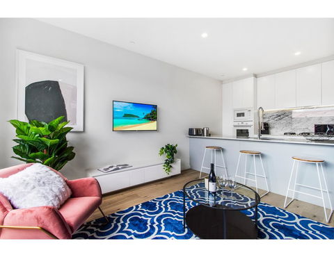 Boutique Apartment In Quiet, Sought-after Suburb - C Tourism 8