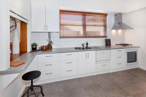 Lake Wendouree Luxury Apartments - C Tourism 16