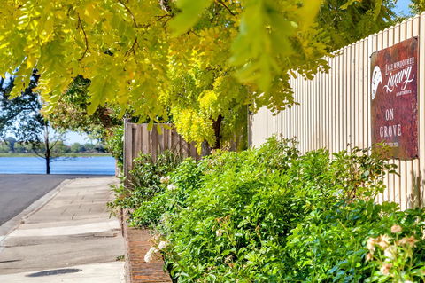 Lake Wendouree Luxury Apartments - C Tourism 9