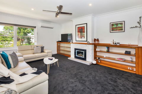 Lake Wendouree Luxury Apartments - C Tourism 7