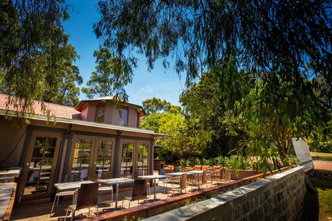 Eltham Gateway Hotel & Conference Centre - C Tourism 43