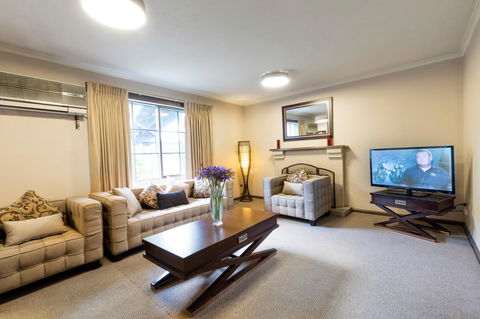 Eltham Gateway Hotel & Conference Centre - C Tourism 35