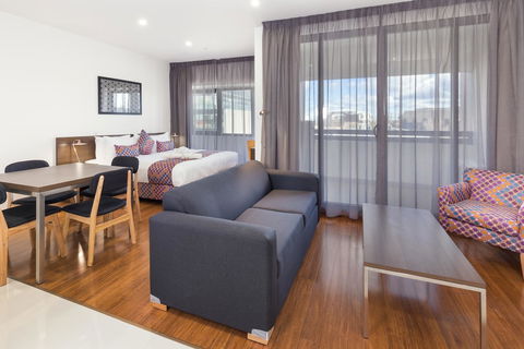 City Edge Dandenong Apartment Hotel - C Tourism 13
