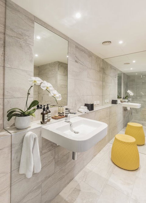 Quay West Suites Melbourne - C Tourism 4
